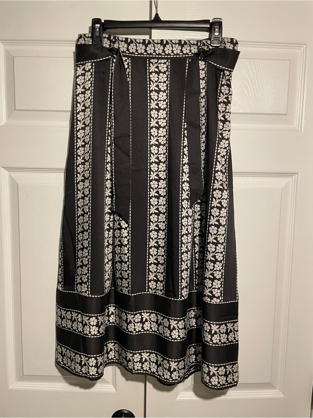 Ann Taylor Black and White Floral Stripe Midi Skirt